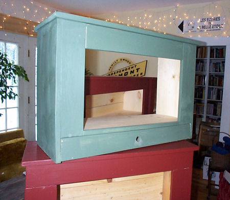 Seed station cabinet